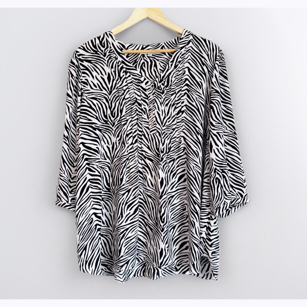 Rose + Olive Black White Zebra Print Top Women’s 2X V-Neck Pintuck 3/4 Sleeves